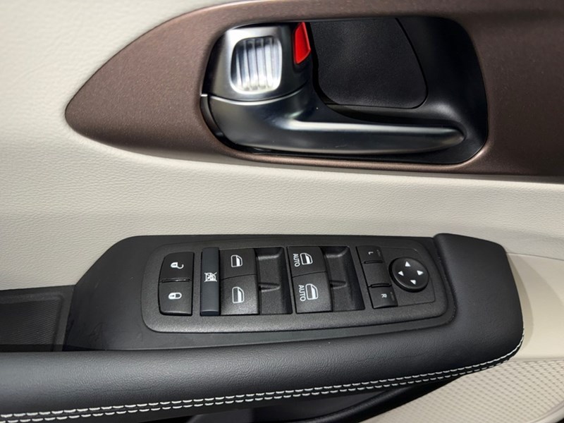2024 Chrysler Grand Caravan SXT 2WD