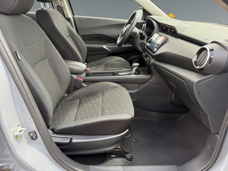 2021 Nissan Kicks SV FWD
