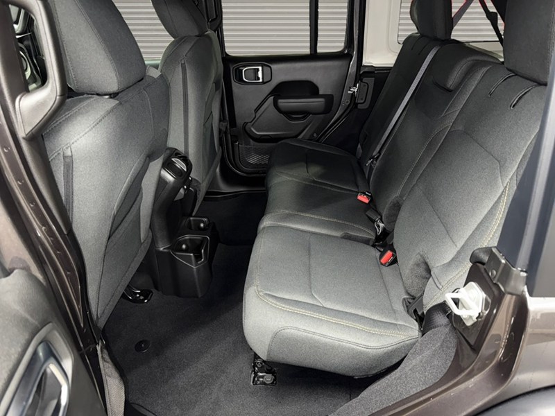 2025 Jeep Wrangler Willys 4 Door 4x4
