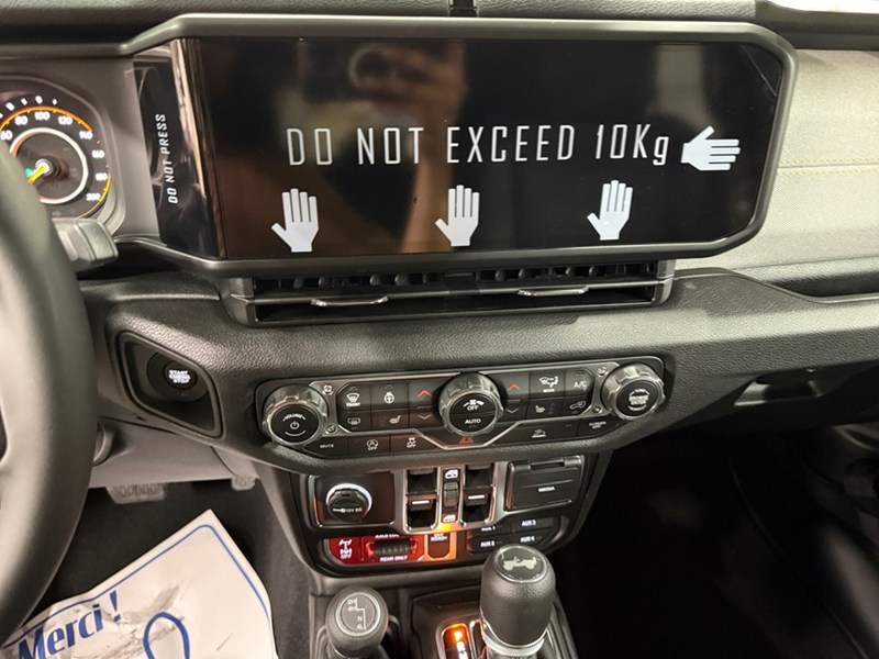 2025 Jeep Wrangler Willys 4 Door 4x4