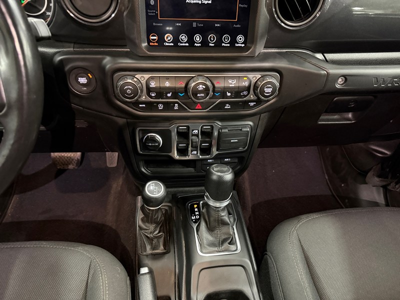 2023 Jeep Wrangler Sport Altitude WITH SOFT TOP !