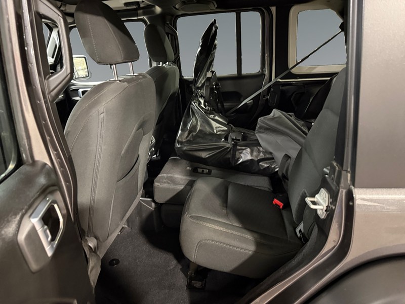 2023 Jeep Wrangler Sport Altitude WITH SOFT TOP !