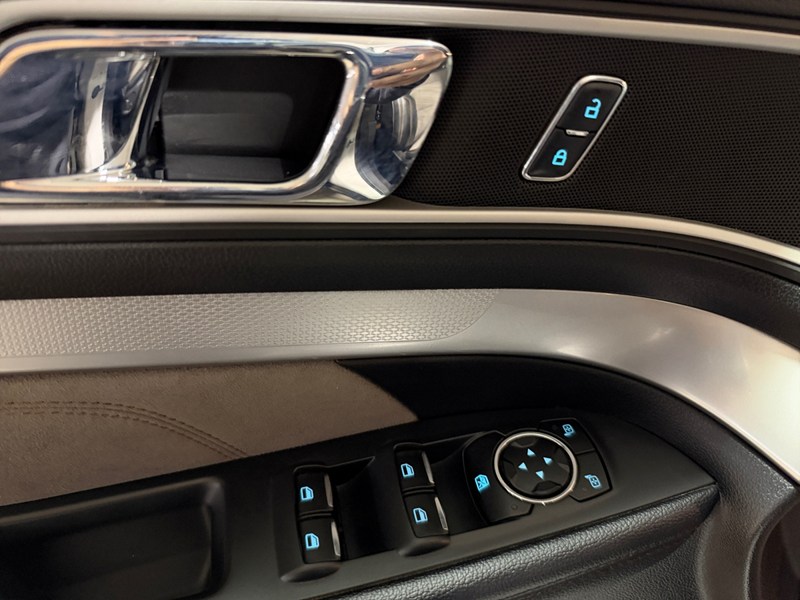 2017 Ford Explorer 4WD 4dr XLT
