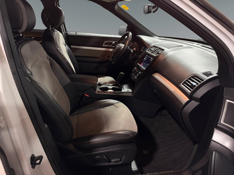 2017 Ford Explorer 4WD 4dr XLT
