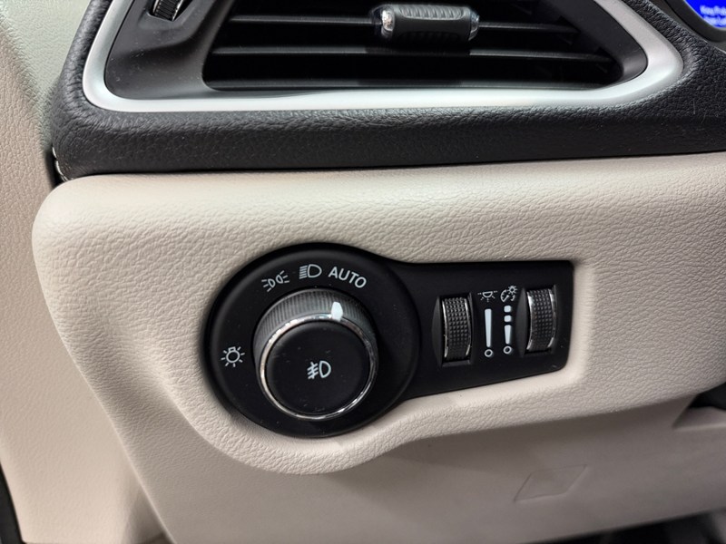 2023 Chrysler Pacifica Touring L FWD
