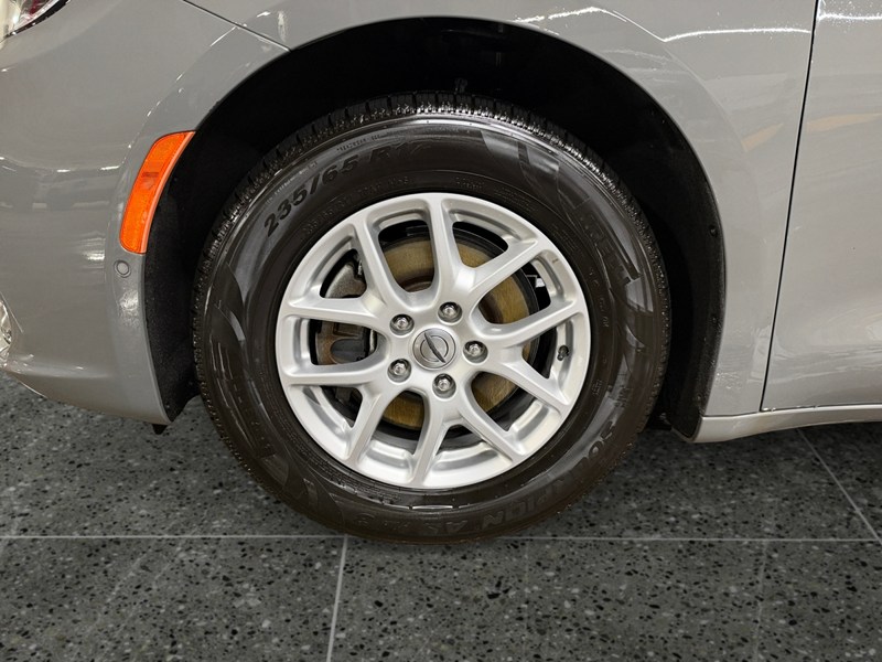 2023 Chrysler Pacifica Touring L FWD