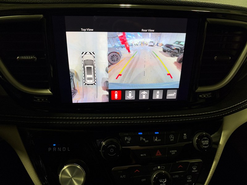 2023 Chrysler Pacifica Touring L FWD