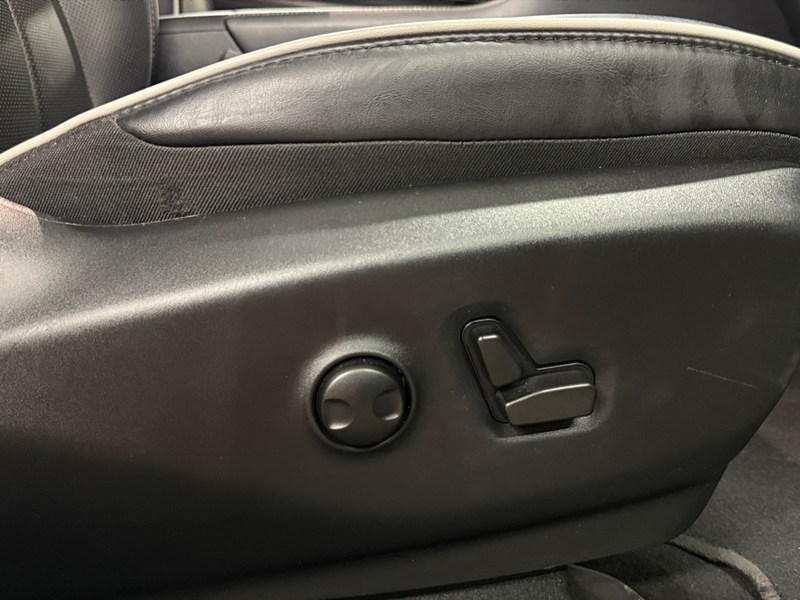 2025 Chrysler Pacifica Limited FWD