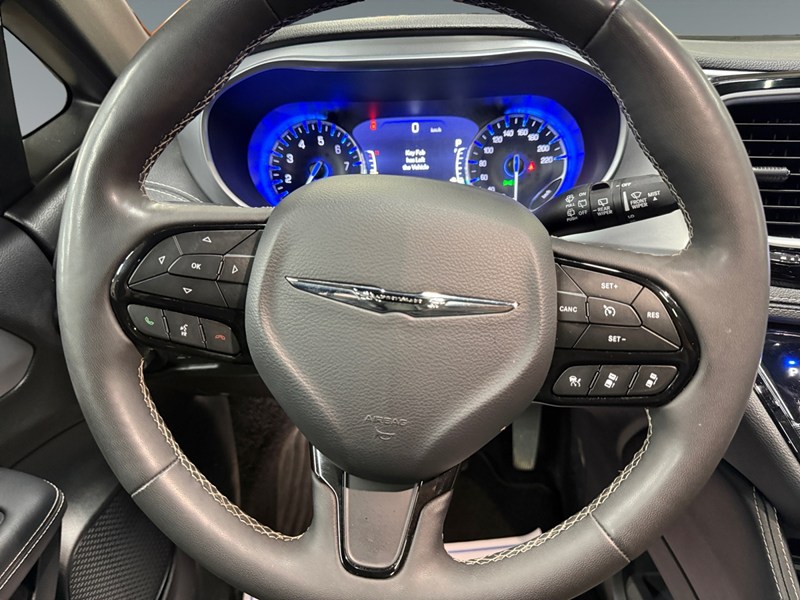 2025 Chrysler Pacifica Limited FWD