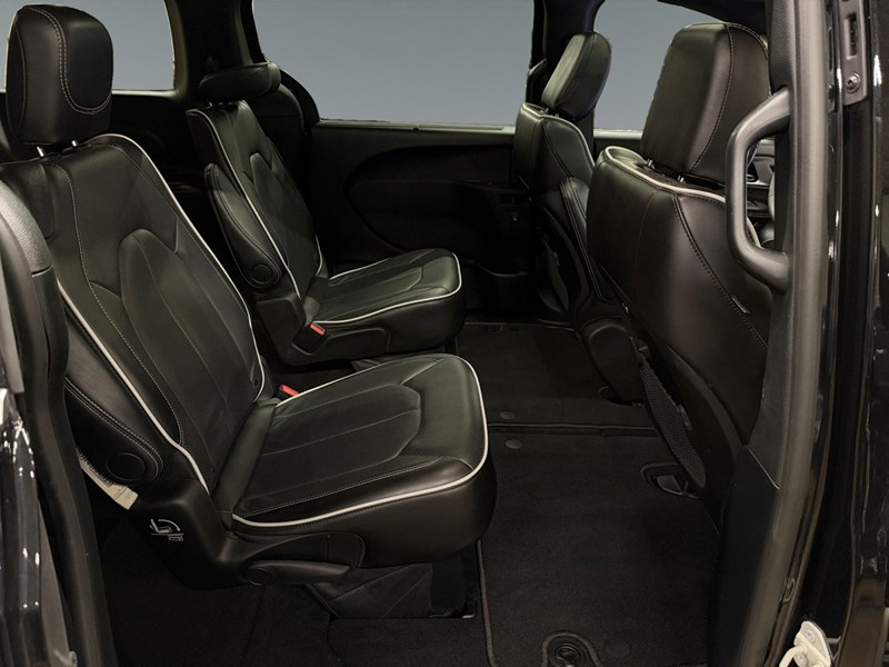 2026 Chrysler Pacifica Limited FWD