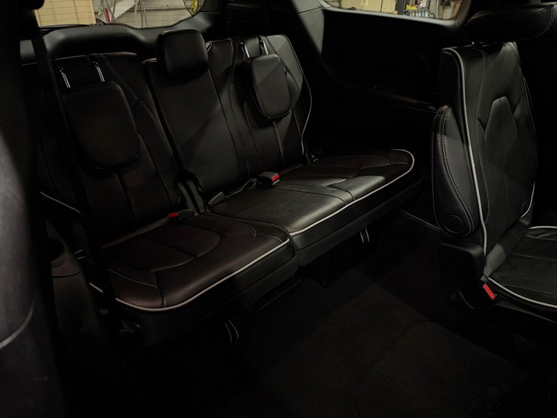 2026 Chrysler Pacifica Limited FWD