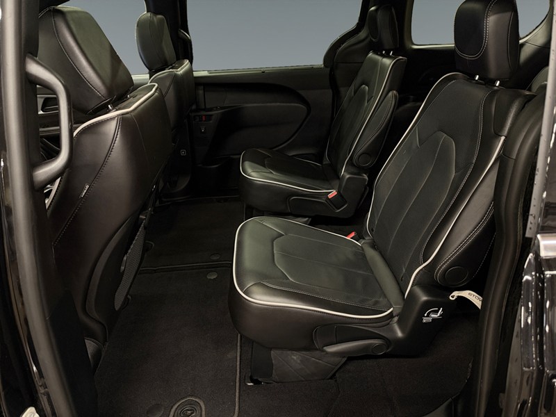 2026 Chrysler Pacifica Limited FWD