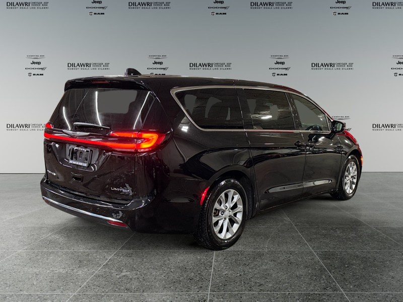 2026 Chrysler Pacifica Limited FWD