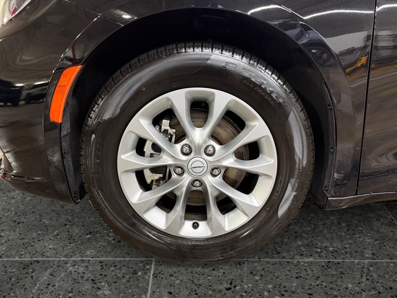 2026 Chrysler Pacifica Limited FWD