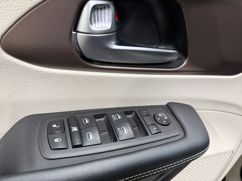 2023 Chrysler Grand Caravan SXT 2WD