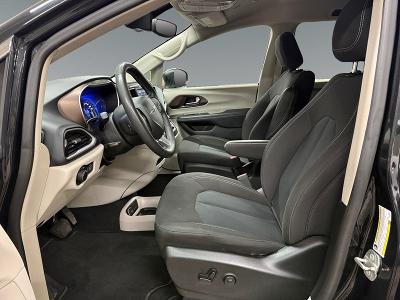 2023 Chrysler Grand Caravan SXT 2WD