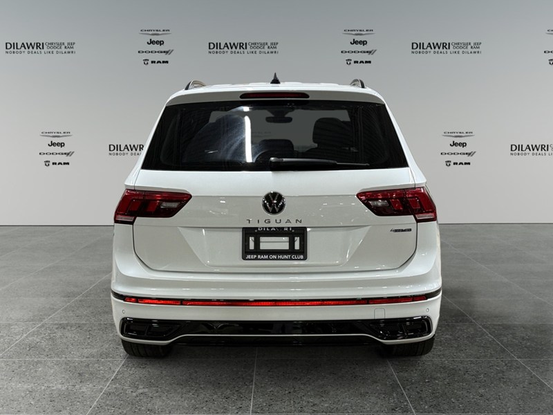 2023 Volkswagen Tiguan Comfortline R-Line Black Edition 4MOTION