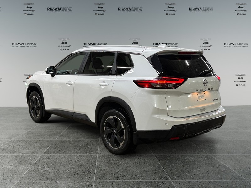 2024 Nissan Rogue AWD SV Moonroof