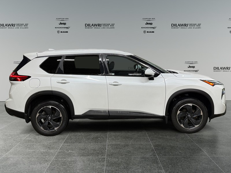 2024 Nissan Rogue AWD SV Moonroof