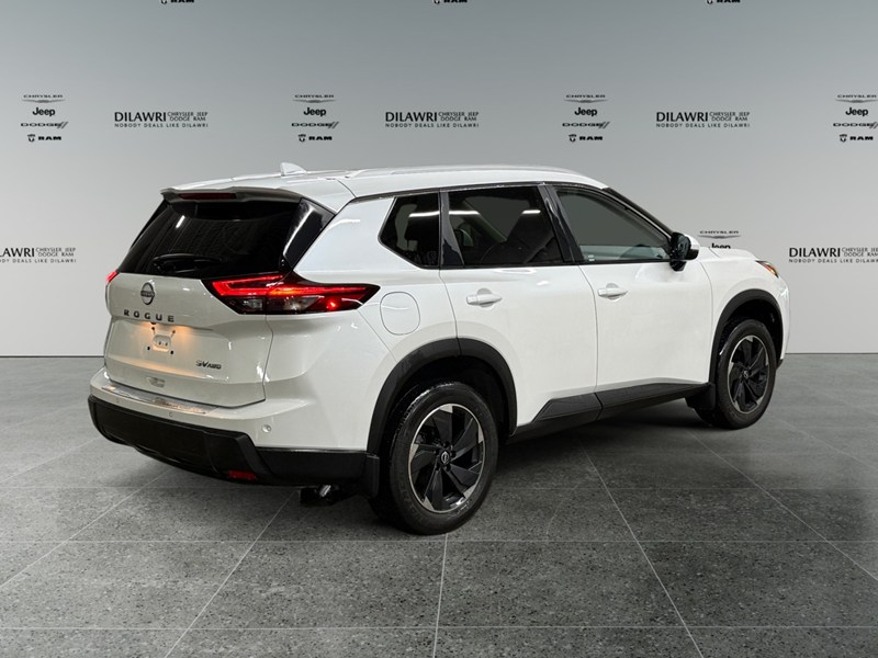 2024 Nissan Rogue AWD SV Moonroof