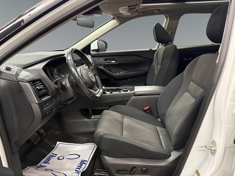 2024 Nissan Rogue AWD SV Moonroof