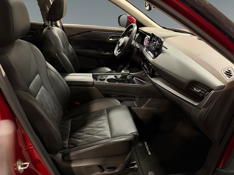 2023 Nissan Rogue AWD Platinum