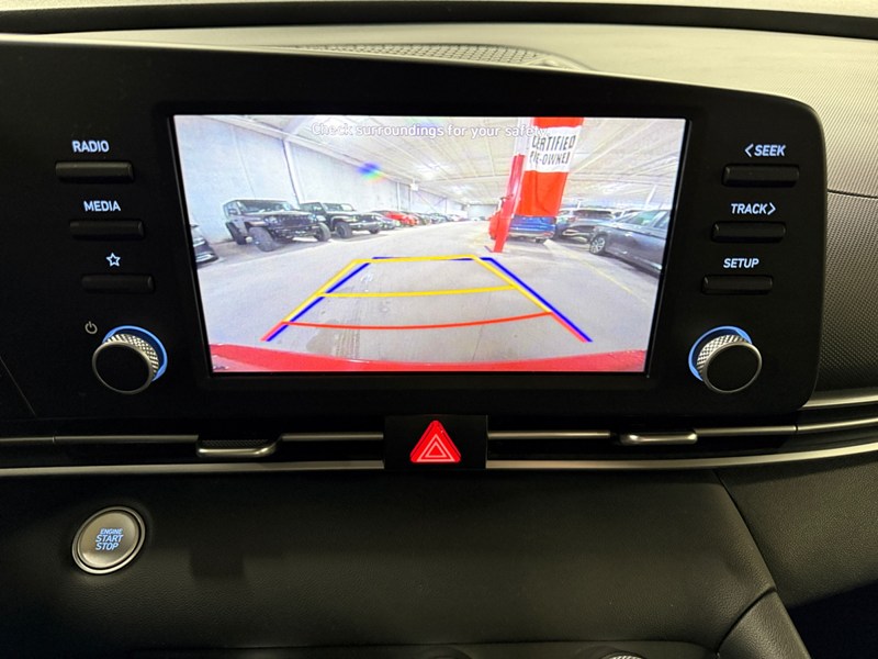 2022 Hyundai Elantra Preferred IVT