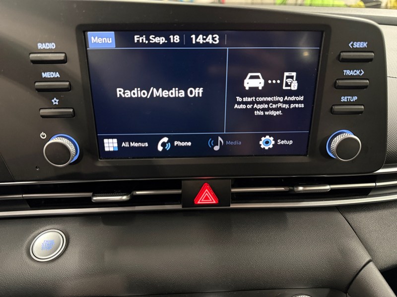 2022 Hyundai Elantra Preferred IVT