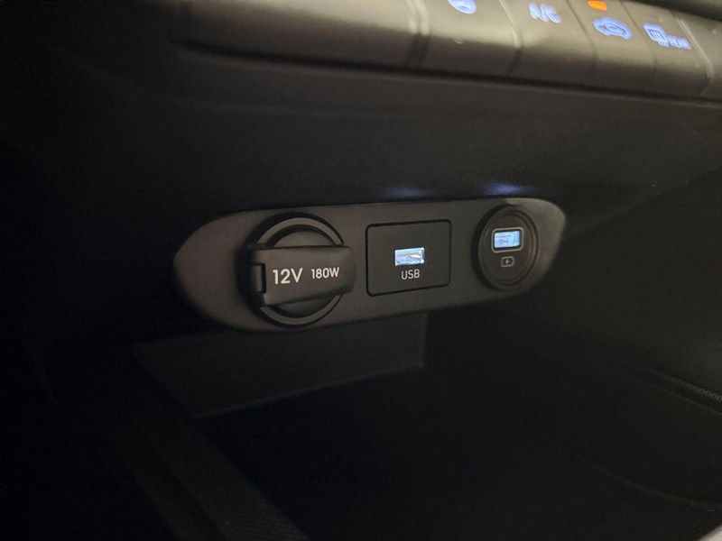 2022 Hyundai Elantra Preferred IVT