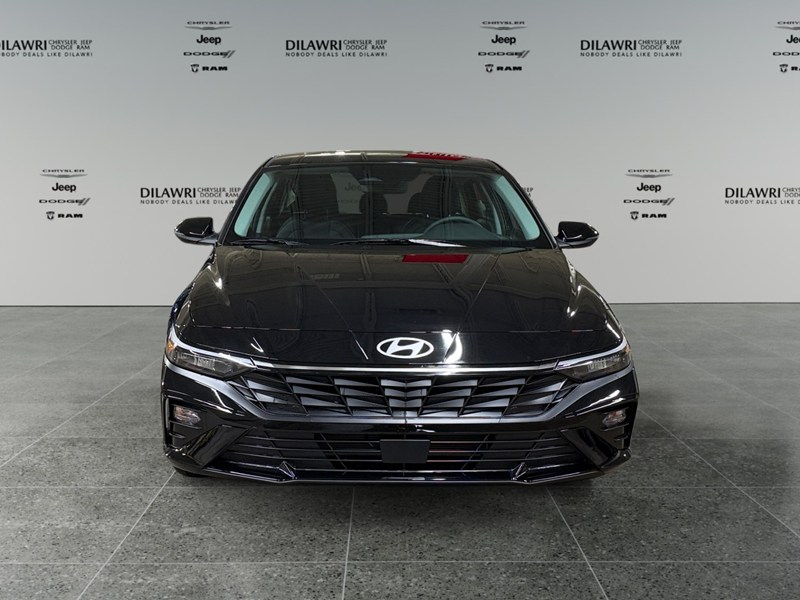 2026 Hyundai Elantra Luxury IVT