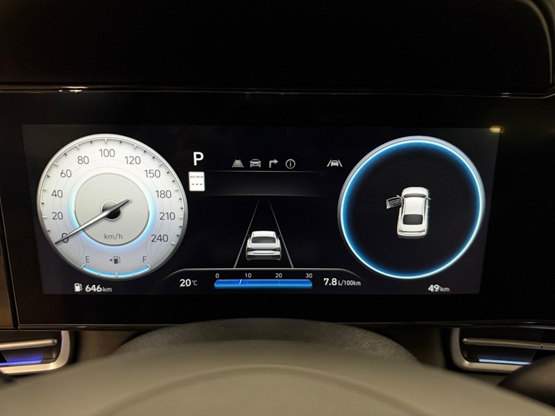 2026 Hyundai Elantra Luxury IVT