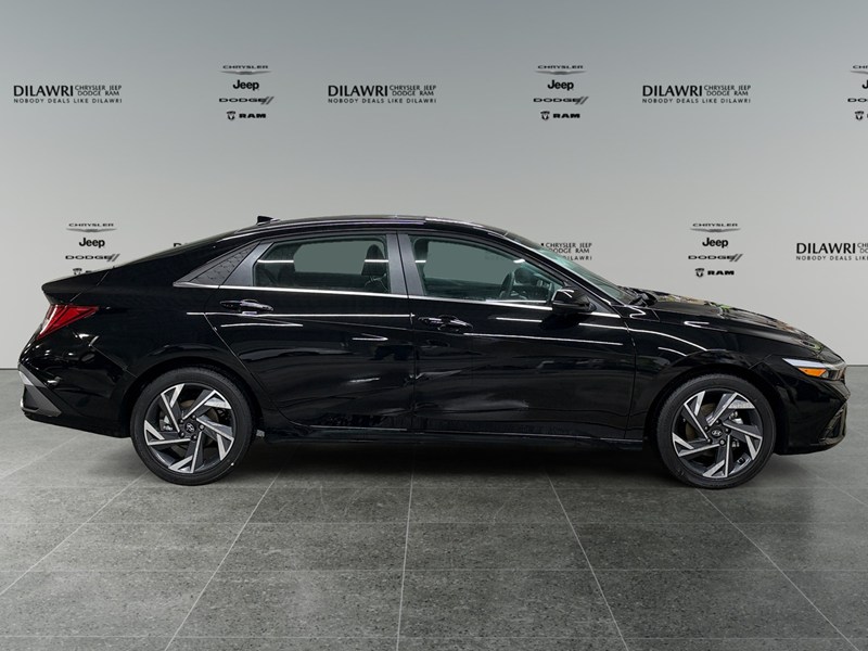 2026 Hyundai Elantra Luxury IVT