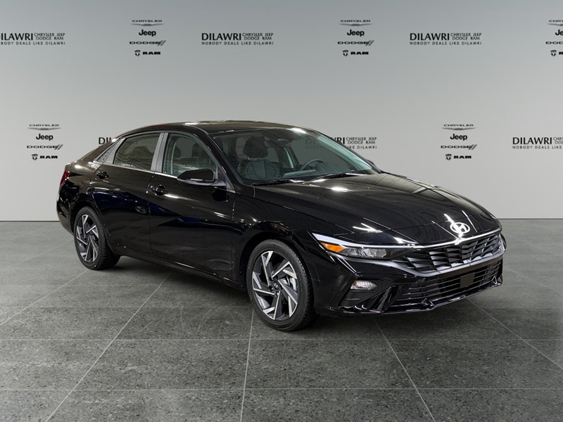 2026 Hyundai Elantra Luxury IVT