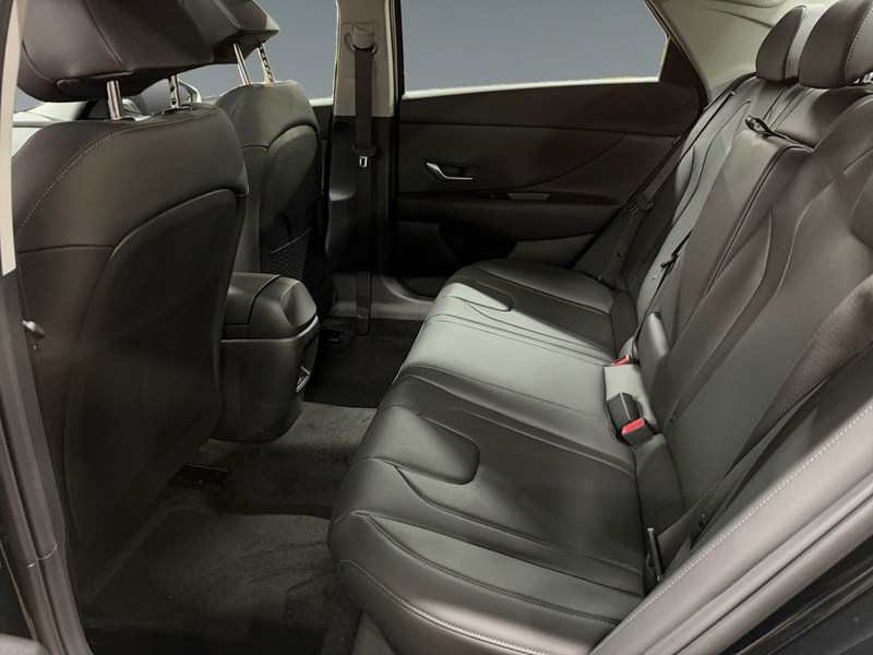 2026 Hyundai Elantra Luxury IVT