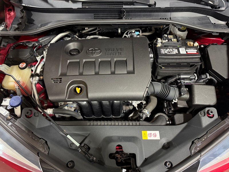 2018 Toyota C-HR FWD XLE