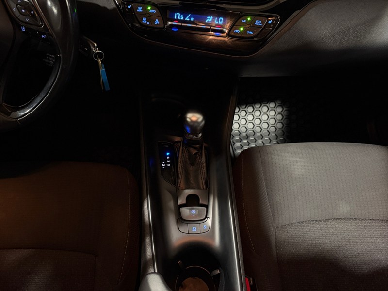 2018 Toyota C-HR FWD XLE