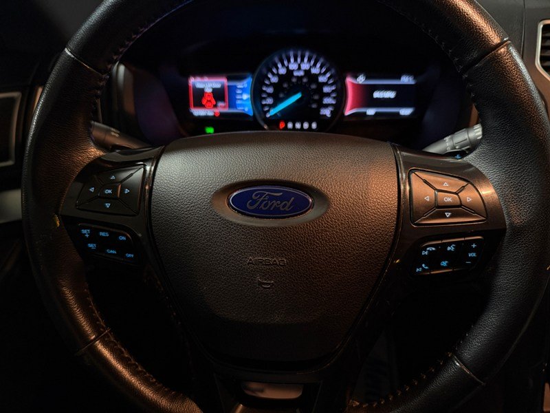 2017 Ford Explorer 4WD 4dr XLT