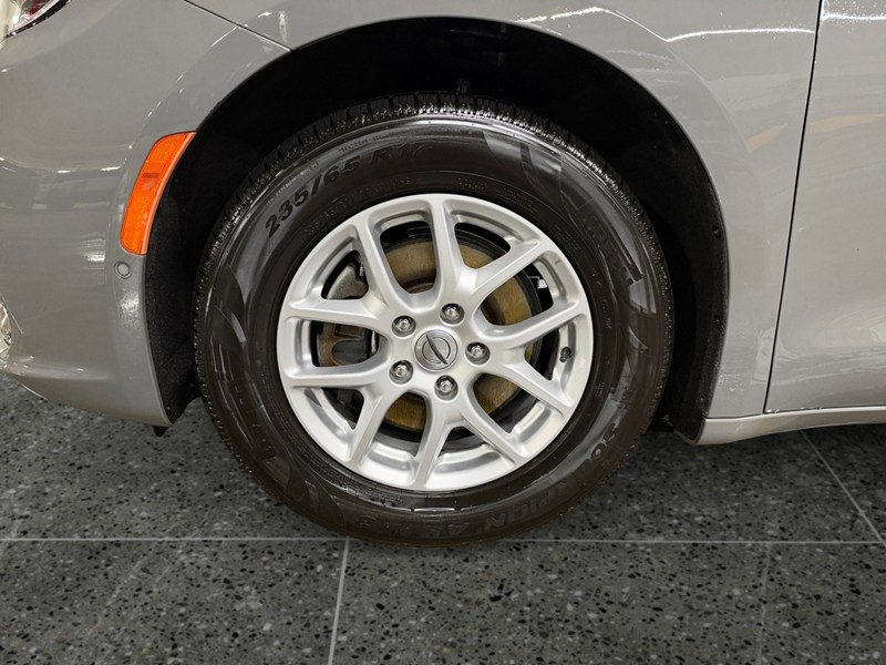 2023 Chrysler Pacifica Touring L FWD