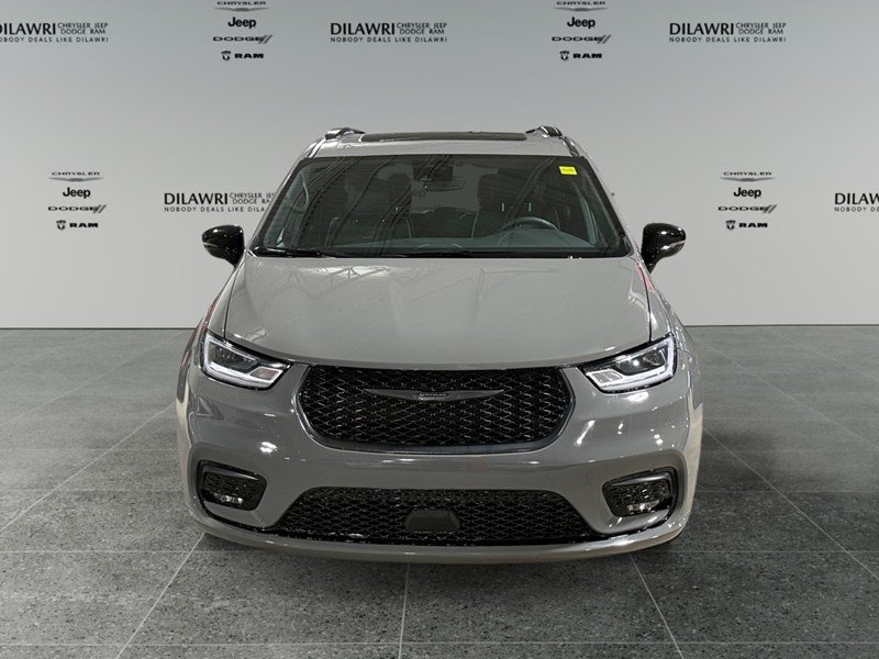2025 Chrysler Pacifica Limited FWD