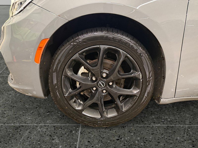2025 Chrysler Pacifica Limited FWD