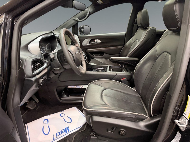 2026 Chrysler Pacifica Limited FWD