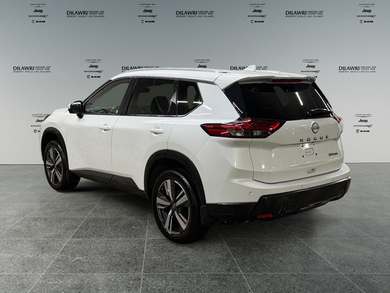2024 Nissan Rogue AWD SV Moonroof