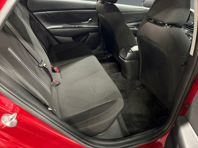 2022 Hyundai Elantra Preferred IVT