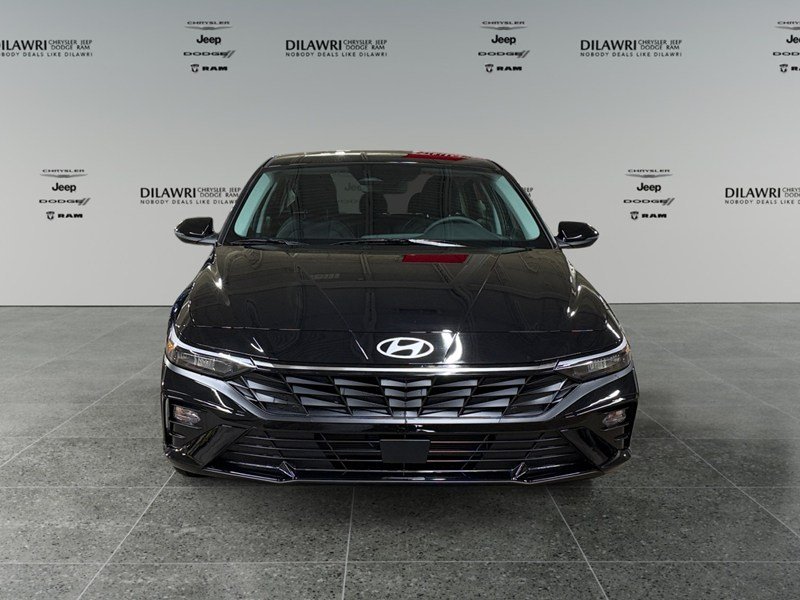 2026 Hyundai Elantra Luxury IVT