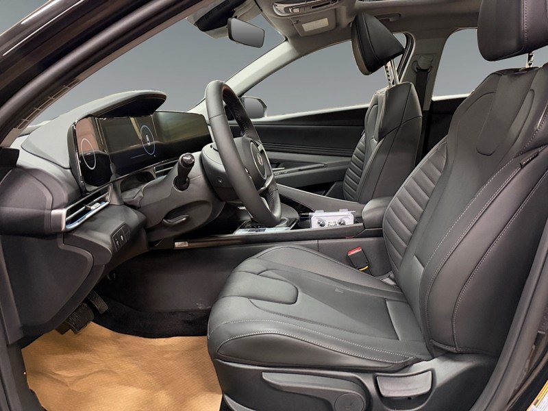 2026 Hyundai Elantra Luxury IVT