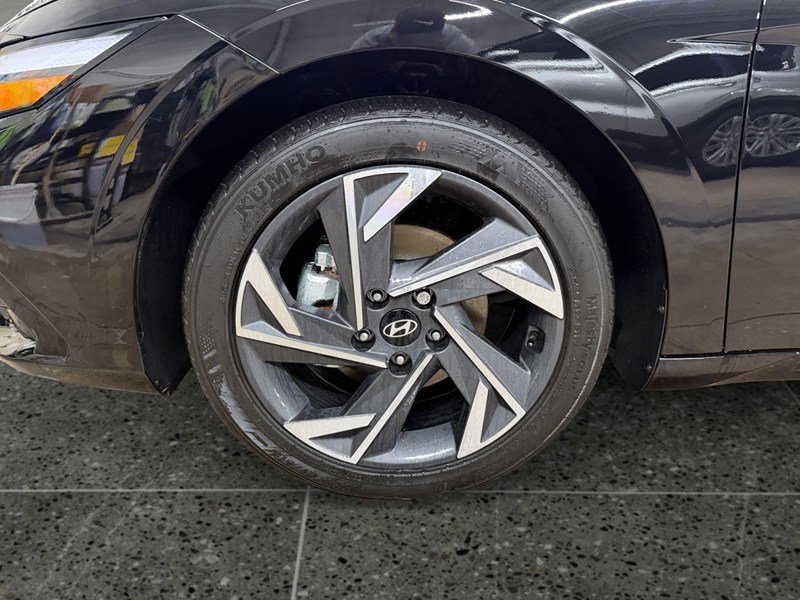 2026 Hyundai Elantra Luxury IVT