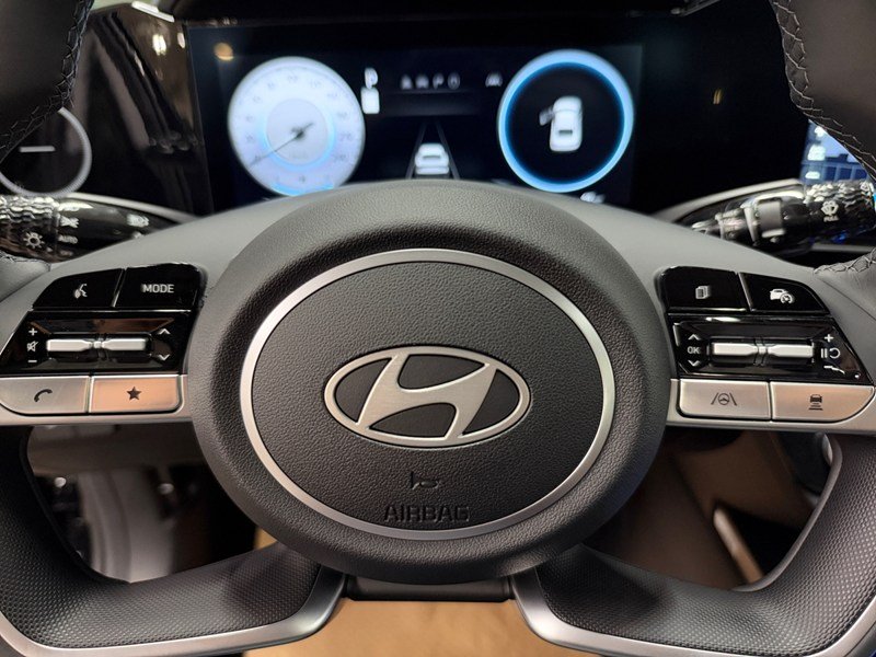 2026 Hyundai Elantra Luxury IVT