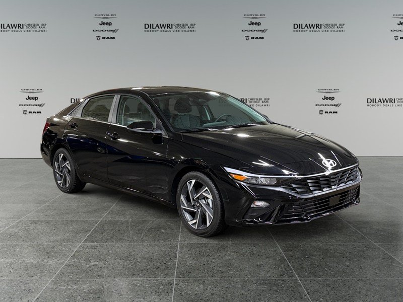 2026 Hyundai Elantra Luxury IVT