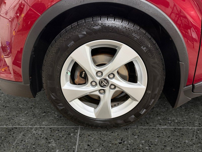 2018 Toyota C-HR FWD XLE