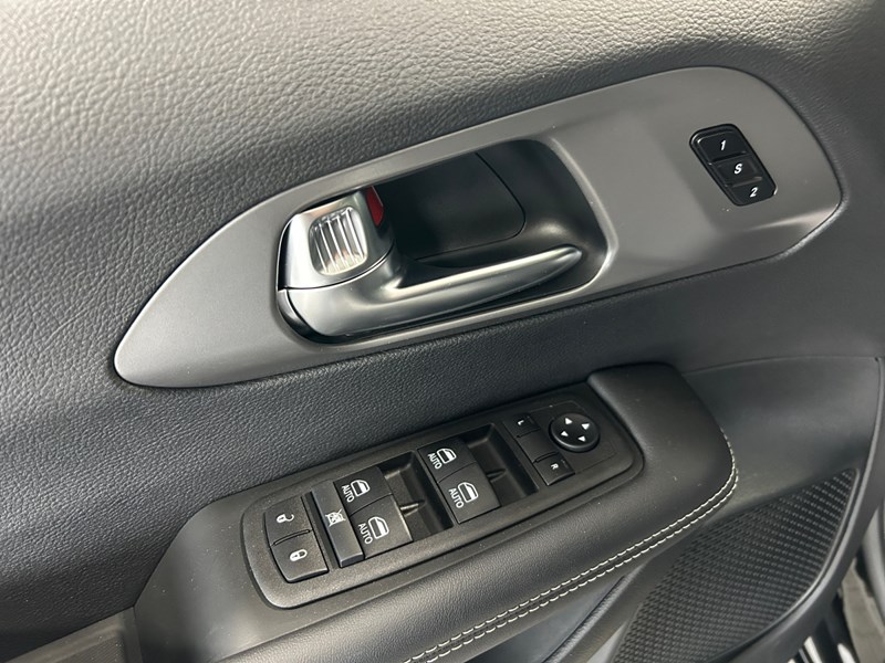 2025 Chrysler Pacifica Select FWD